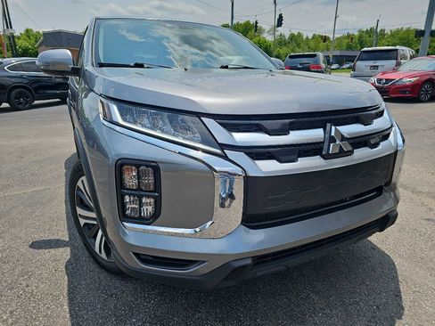 Used 2023 Mitsubishi Outlander Sport SE image 3