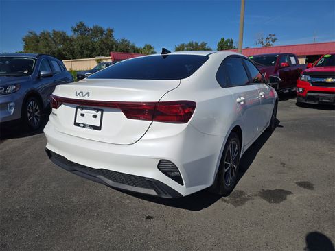 Used 2023 Kia Forte LXS w/ LXS Technology Package image 4