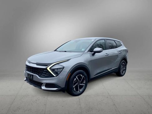 Used 2023 Kia Sportage LX image 9