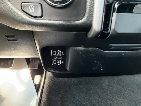 Used 2023 RAM 1500 Big Horn AWD/4WD image 24