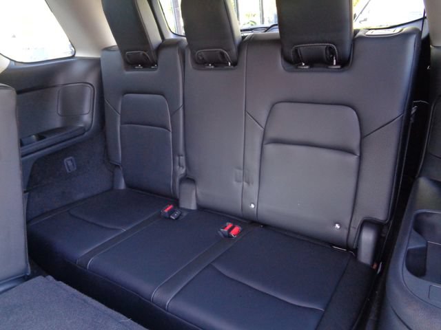 Used 2024 Nissan Pathfinder SL AWD/4WD image 17