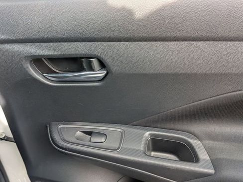 Used 2021 Nissan Versa SV image 31