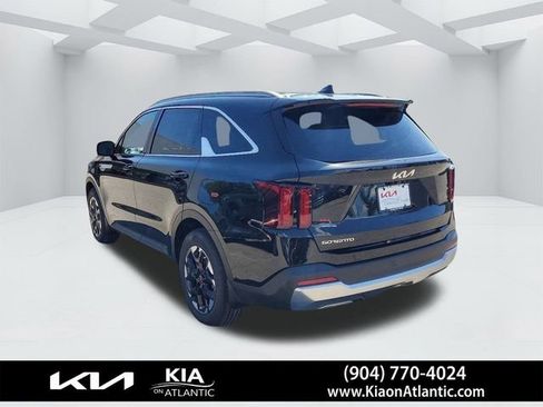 New 2025 Kia Sorento S FWD image 4
