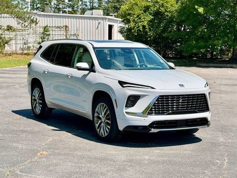 Used 2026 Buick Enclave Avenir w/ Super Cruise Package FWD image 11