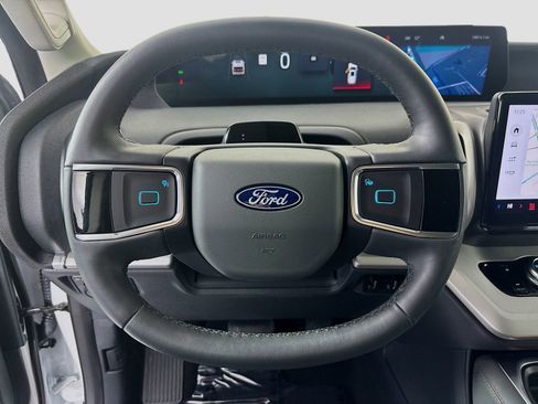 Used 2025 Ford Expedition Active AWD/4WD image 11