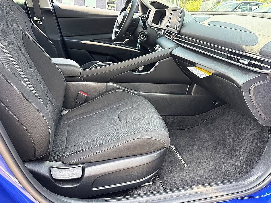 Certified 2026 Hyundai Elantra SE FWD image 22