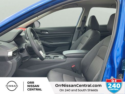 Used 2025 Nissan Altima 2.5 SV FWD image 17