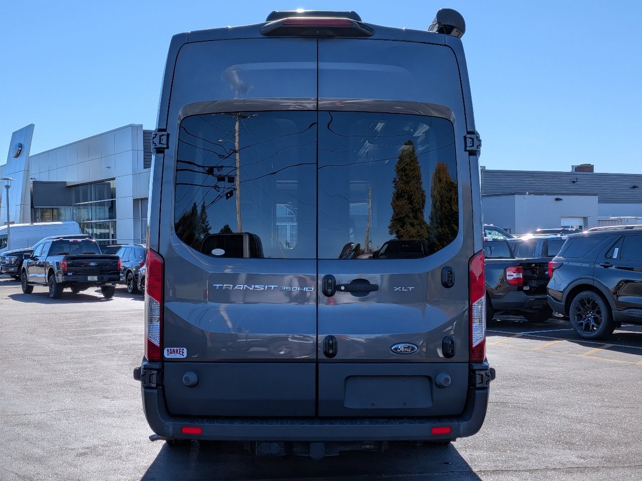 Used 2018 Ford Transit 350 XLT RWD image 5