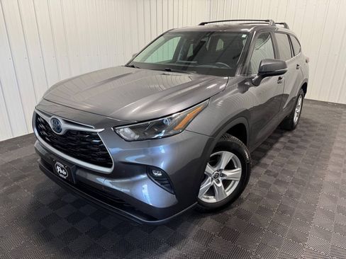 Used 2023 Toyota Highlander LE FWD image 41