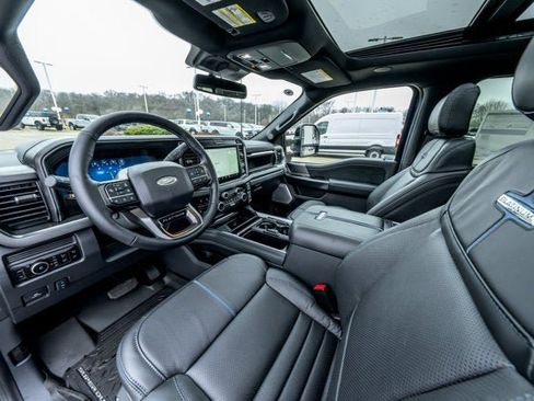 New 2026 Ford F250 Platinum w/ Tremor Off-Road Package image 32