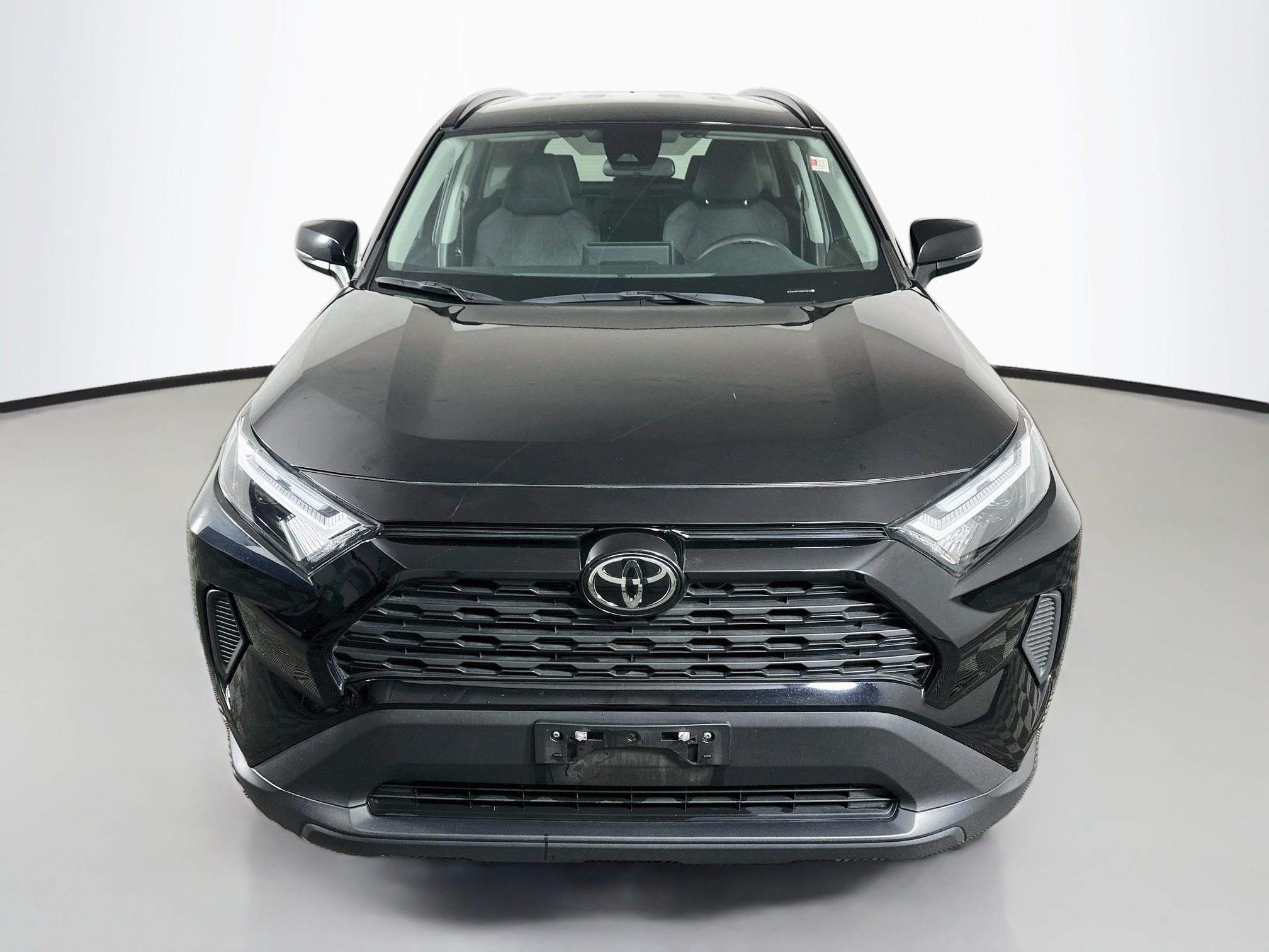 Used 2025 Toyota RAV4 XLE FWD image 2