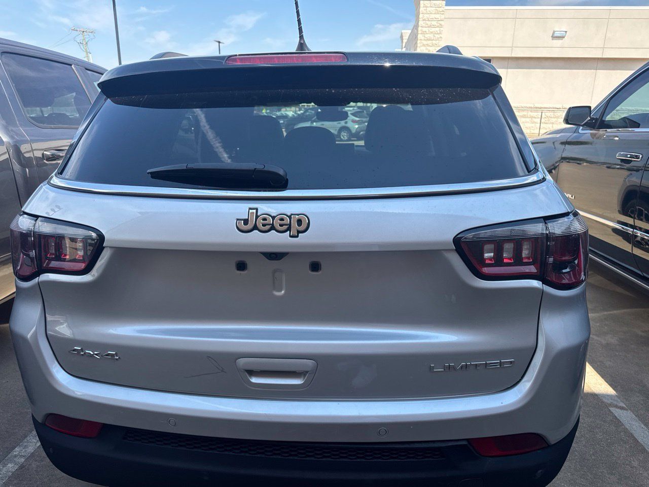 Used 2025 Jeep Compass Limited AWD/4WD image 5