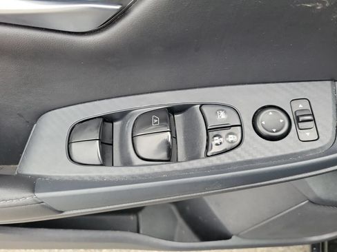 Used 2025 Nissan Sentra SV FWD image 18