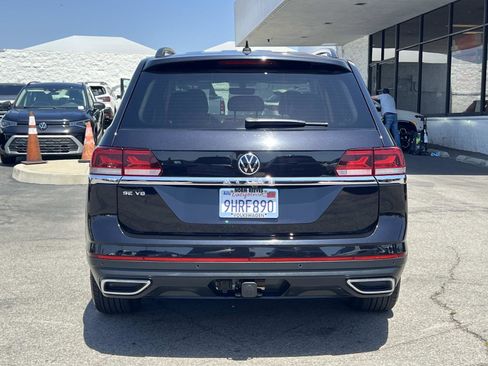 Certified 2023 Volkswagen Atlas SE w/ Black Wheel Package FWD image 24