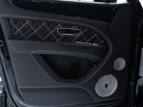 Certified 2021 Bentley Bentayga image 11