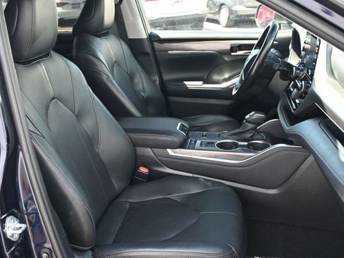 Used 2020 Toyota Highlander Limited FWD image 20