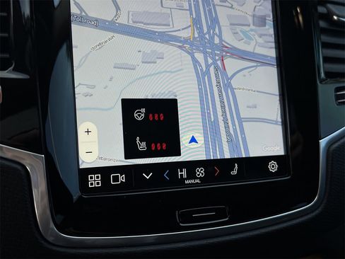 Used 2024 Volvo XC90 B6 Plus image 17