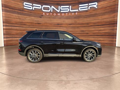 Used 2023 Lincoln Corsair AWD w/ Equipment Group 101A image 6