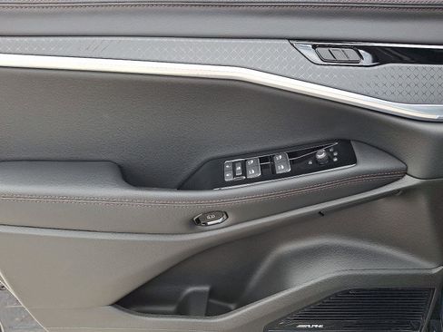 Used 2025 Jeep Wagoneer S Limited image 12