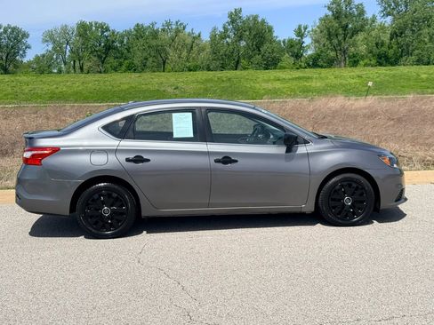 Used 2016 Nissan Sentra SV FWD image 28