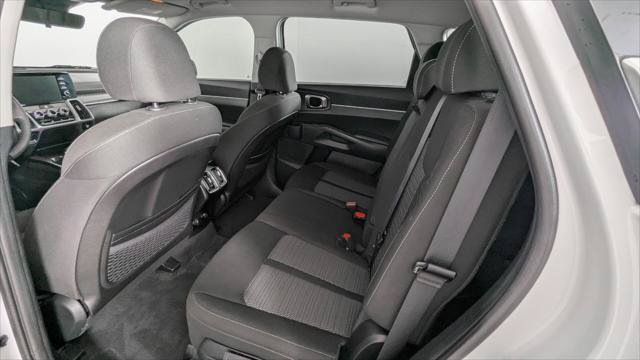 Used 2023 Kia Sorento LX FWD image 19