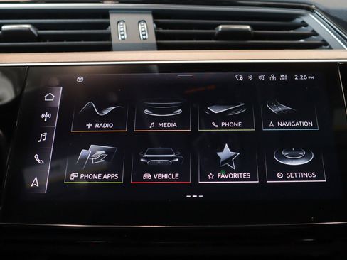 Used 2024 Audi Q8 e-tron Premium Plus w/ Premium Plus Package image 22