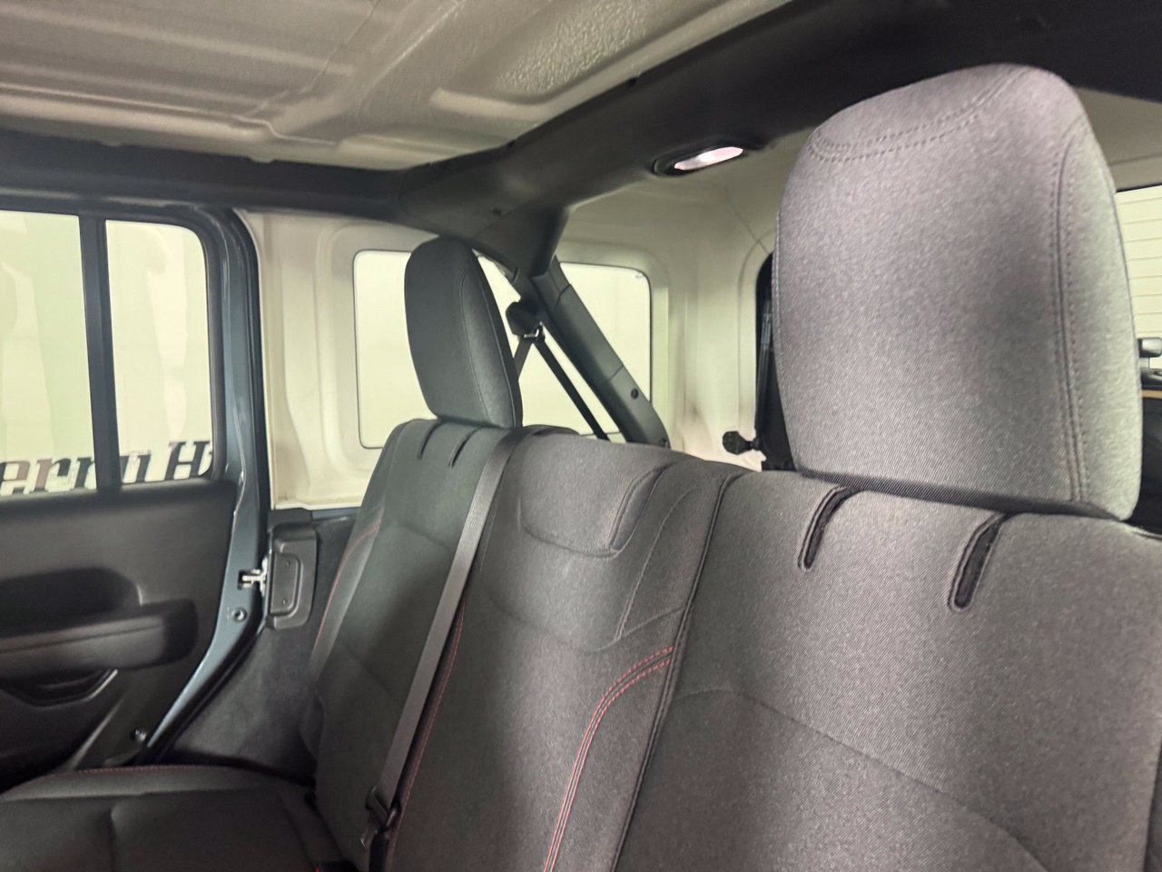 Used 2026 Jeep Wrangler Unlimited Rubicon AWD/4WD image 26