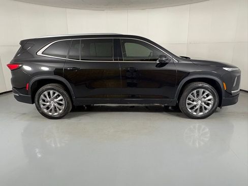 Used 2025 Buick Enclave Preferred image 7