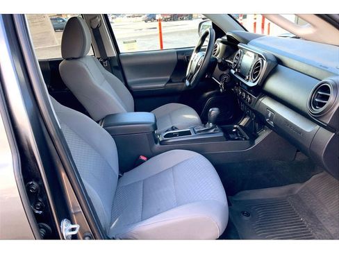 Used 2022 Toyota Tacoma SR image 8