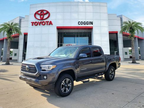 Used 2019 Toyota Tacoma TRD Sport image 1