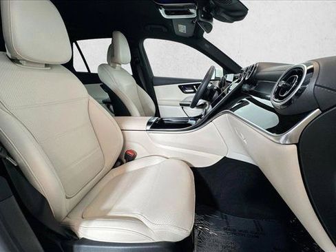 Used 2025 Mercedes-Benz GLC 300 image 26