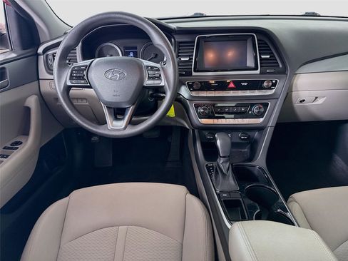 Used 2018 Hyundai Sonata ECO FWD image 2