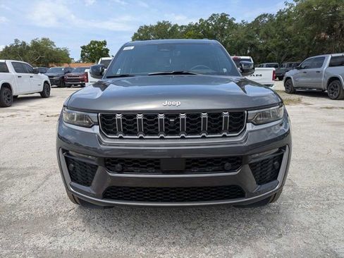 New 2026 Jeep Grand Cherokee L Limited w/ Luxury Tech Group II AWD/4WD image 8