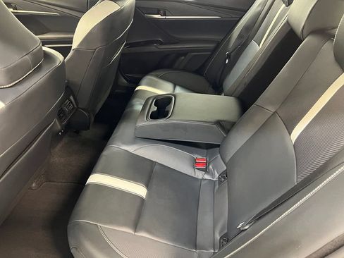 Used 2025 Toyota Camry SE FWD image 29