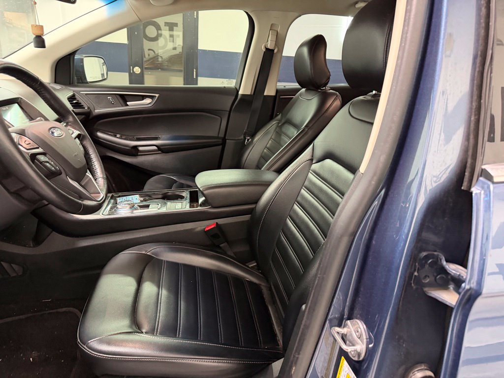 Used 2019 Ford Edge SEL w/ Equipment Group 201A FWD image 17
