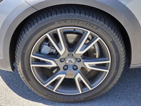 Used 2017 Volvo V90 T6 Cross Country image 20