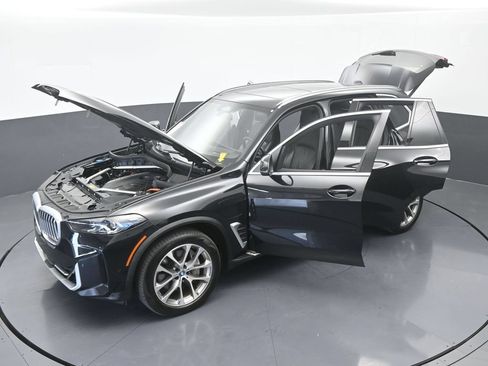 Used 2025 BMW X5 xDrive50e AWD/4WD image 70