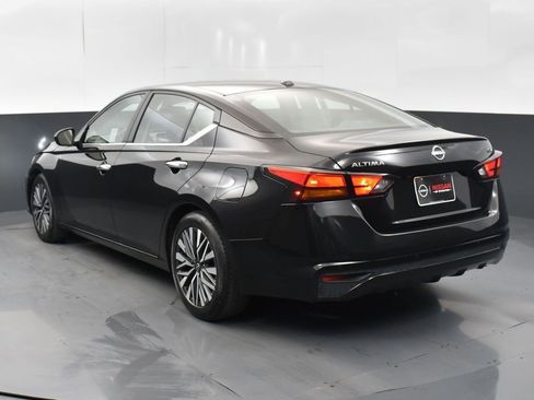 Used 2024 Nissan Altima 2.5 SV image 6