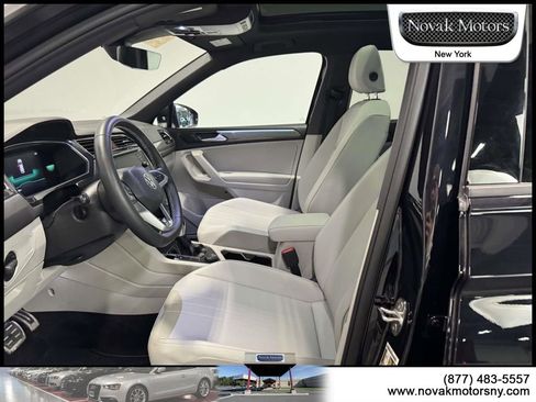 Used 2023 Volkswagen Tiguan SE R-Line AWD/4WD image 17