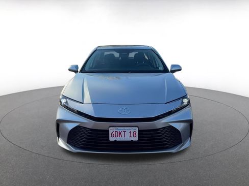 Used 2025 Toyota Camry LE image 4