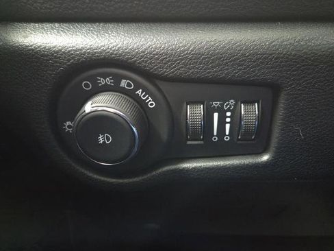 New 2026 Chrysler Pacifica Select image 22