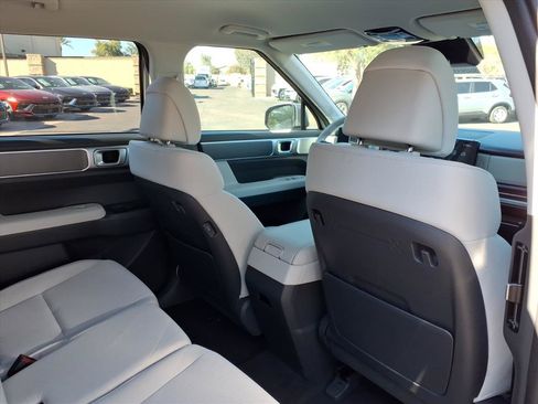 Used 2026 Hyundai Santa Fe SE FWD image 8