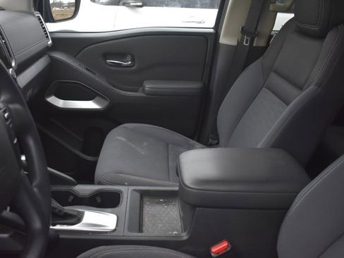 Used 2022 Nissan Frontier SV w/ Graphics Package image 6