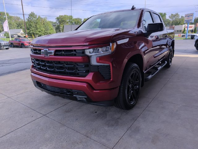 Used 2023 Chevrolet Silverado 1500 RST AWD/4WD image 4