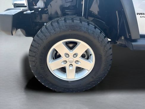 Used 2017 Jeep Wrangler Unlimited Sport w/ Quick Order Package 24S AWD/4WD image 30