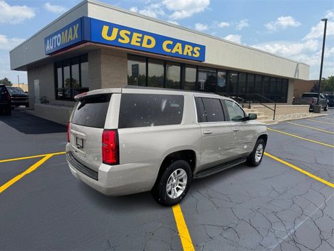 Used 2015 Chevrolet Suburban LT image 5