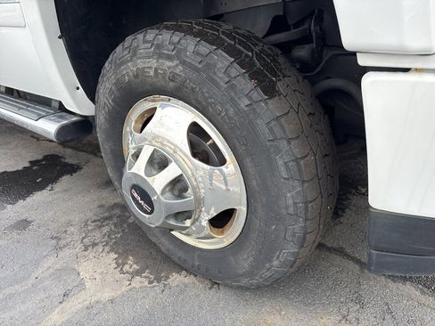 Used 2013 GMC Sierra 3500 Denali image 10