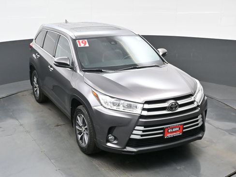 Used 2019 Toyota Highlander XLE image 36