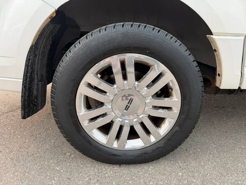 Used 2014 Lincoln Navigator L 4WD w/ Equipment Group 101A image 11