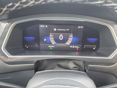 Used 2022 Volkswagen Tiguan SE w/ Panoramic Sunroof Package image 25